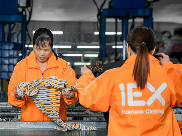 used clothing sorting