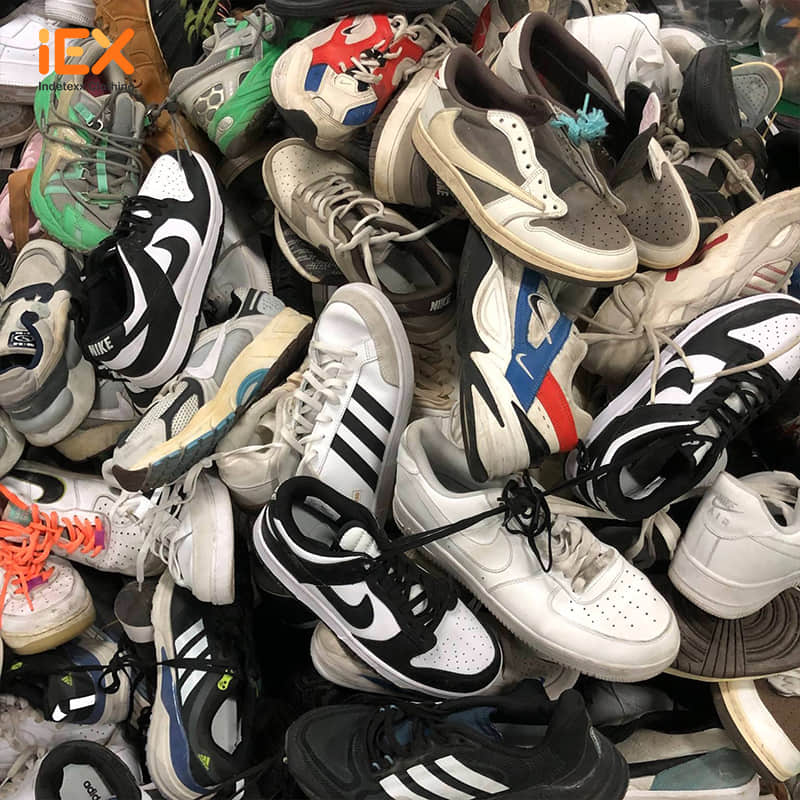 Sapatos de Homem Usados